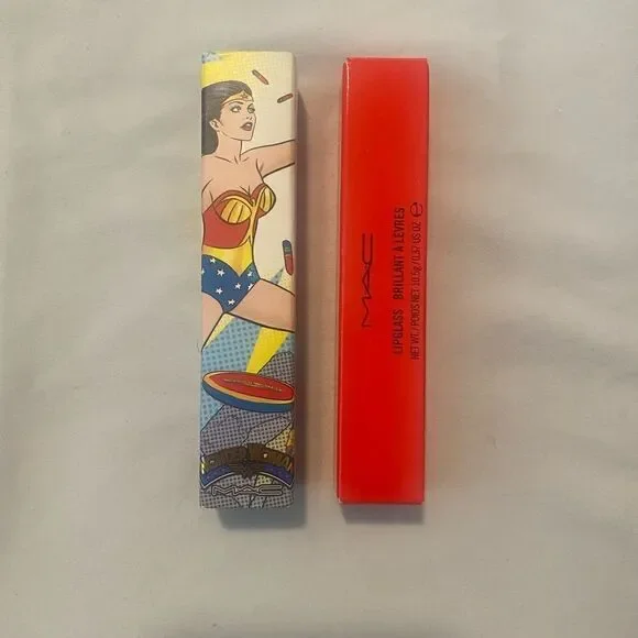 NIB MAC Wonder Woman Lipglass in Emancipation - Picture 3 of 6